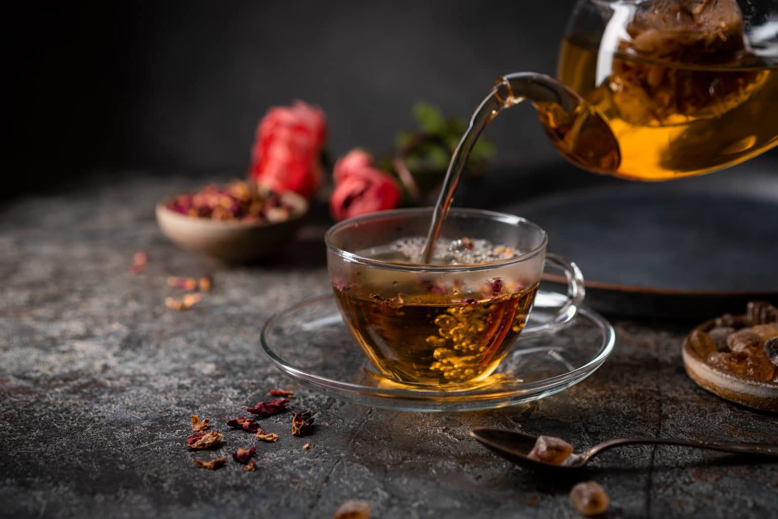 tea from the petals of rose